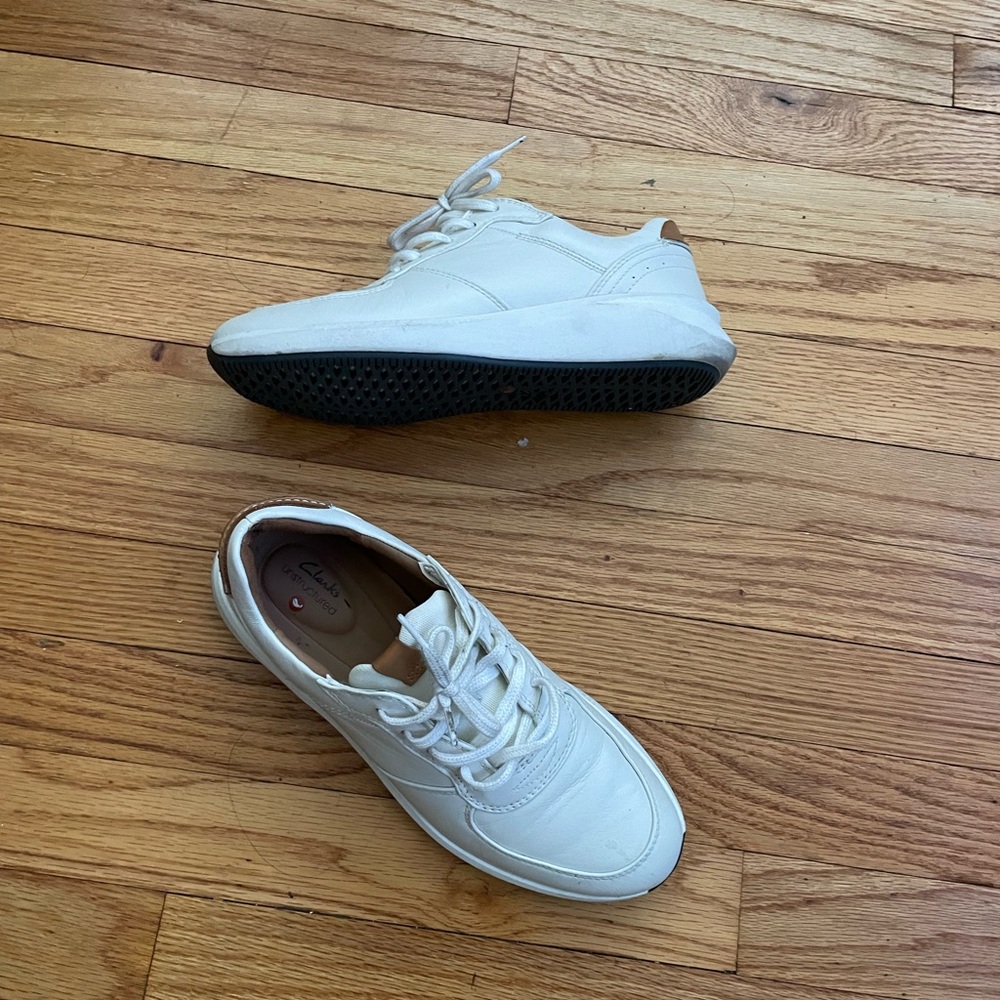 Clarks Un Rio Sprint Leather low top pointy minimalist preppy sport active 8.5